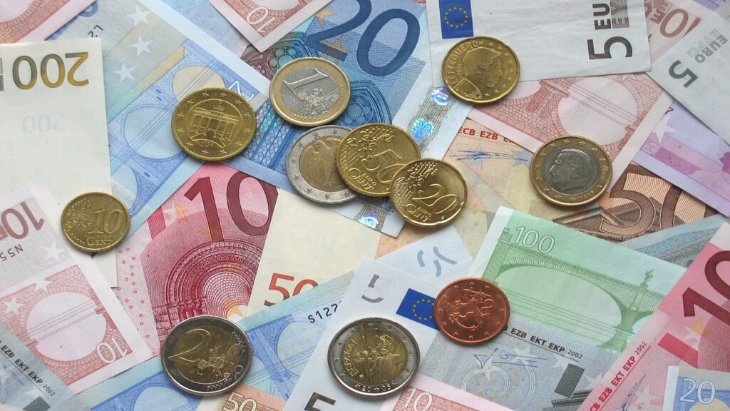 euro, bank notes, coins-1166051.jpg